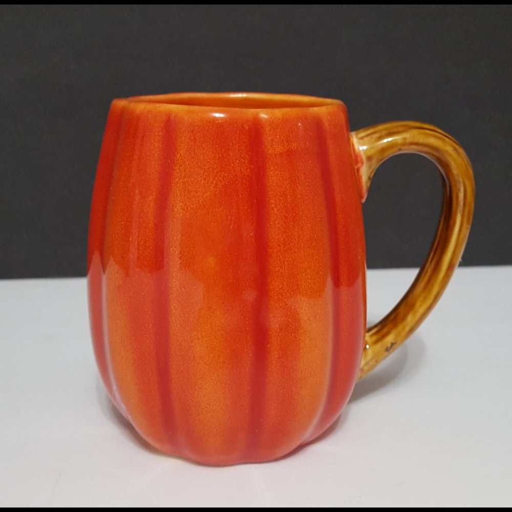 NEW Halloween Ceramic 3-D Pumpkin Mug 12 OZ